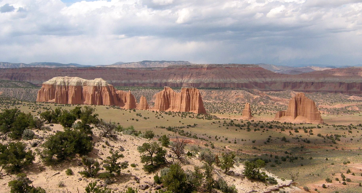 Capitol_Reef_-_Cathedral_Valley