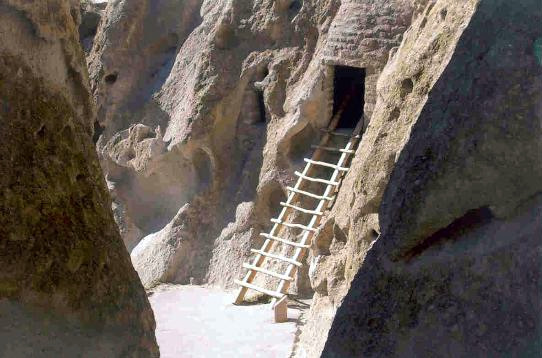 bandelier-cave-dwelling