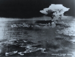 Paul_20Tibbets_20Pilot_20of_20Enola_20Gay_20that_20Dropped_20First_20Atomic_20bomb_5B4_5D_1279631541