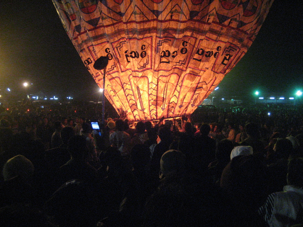 taunggyi-balloMyanmar_ons